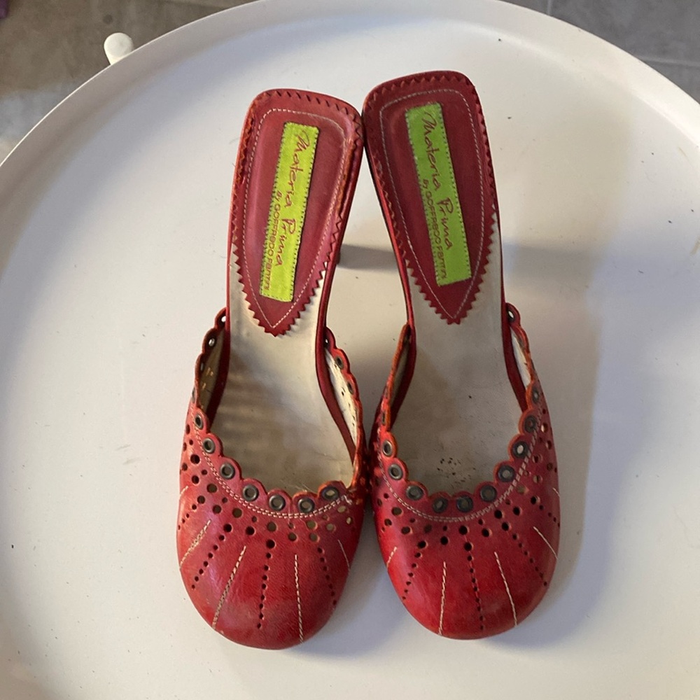 Red round toe Matera Prima heel